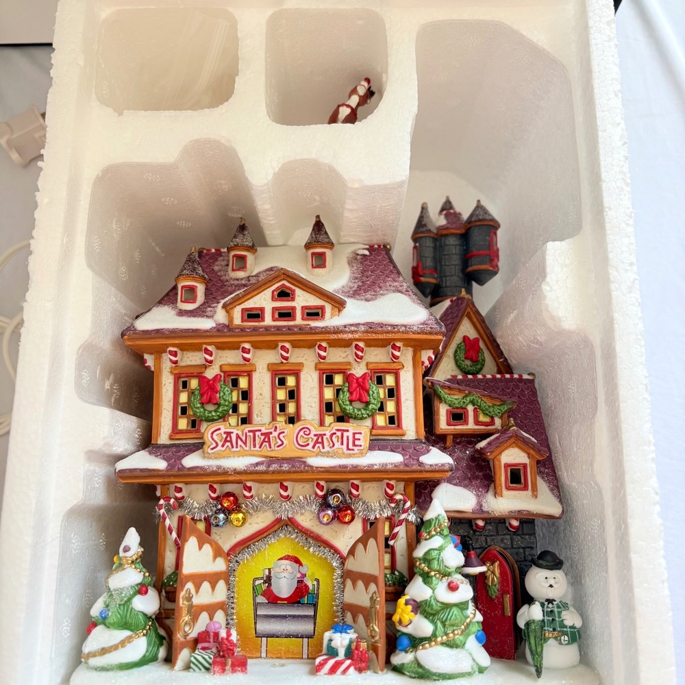 Department 56 Santa's Castle Multicolor North Pole Series 56.56773 READ - Picture 8 of 10